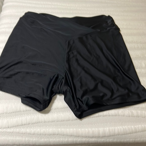 Xersion Shorts Xersion 8 W Black Polyester Spandex Bike Shorts Worn